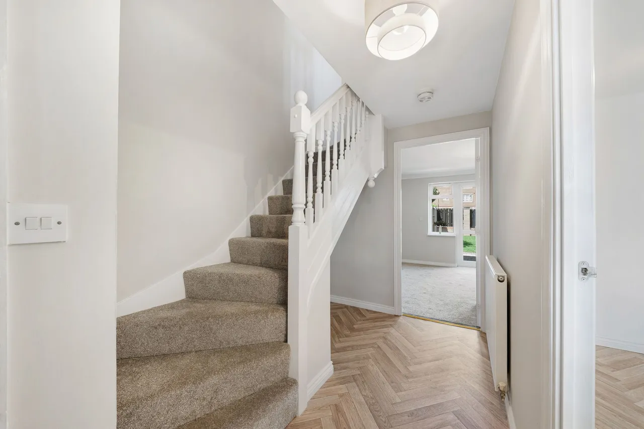 Hampton Court Way, Widnes, Widnes, WA8 3ET, photo 8