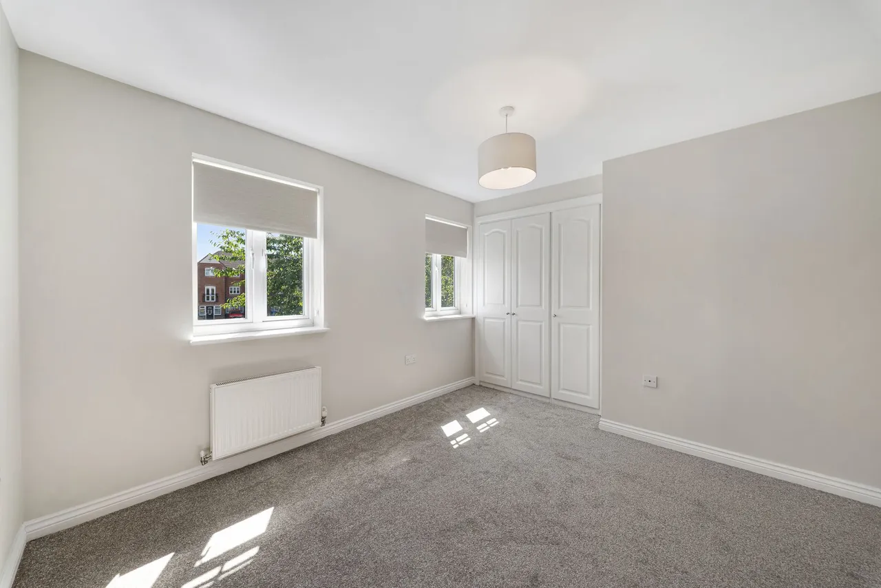Hampton Court Way, Widnes, Widnes, WA8 3ET, photo 10