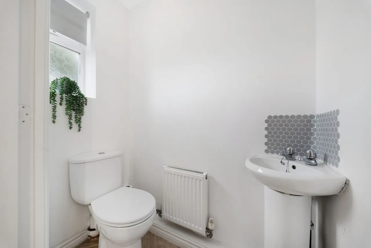 Hampton Court Way, Widnes, Widnes, WA8 3ET, photo 9