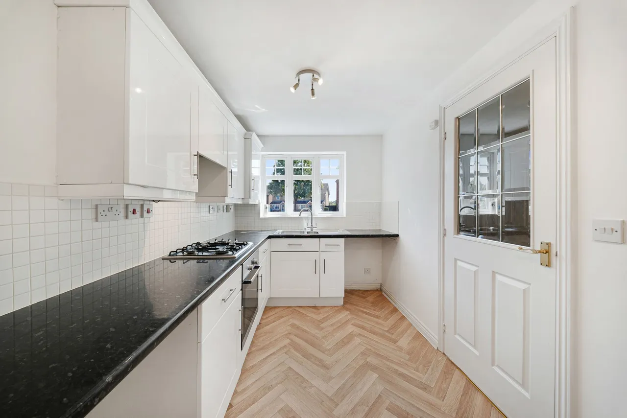 Hampton Court Way, Widnes, Widnes, WA8 3ET, photo 3