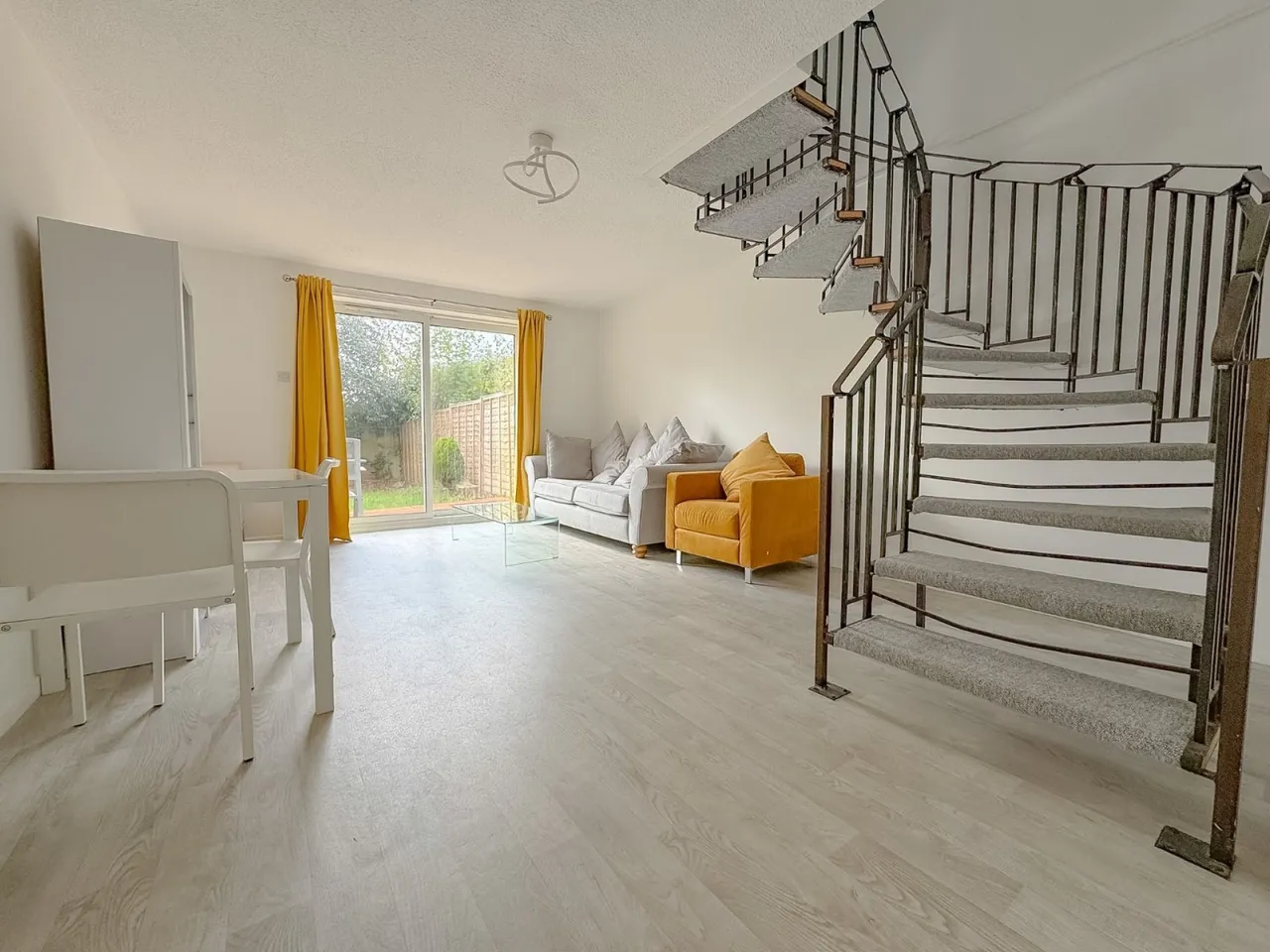 2 bed property to rent, Cooks Close, Bradley Stoke, BS32