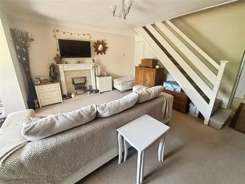 Scampton Close, Perton Wolverhampton, Staffordshire, WV6, photo 3