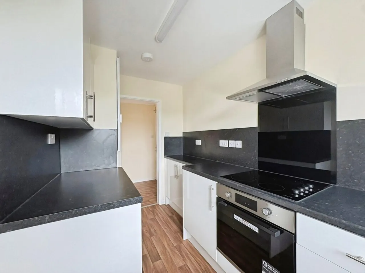 Brentnall Court, Chilwell, NG9, photo 2
