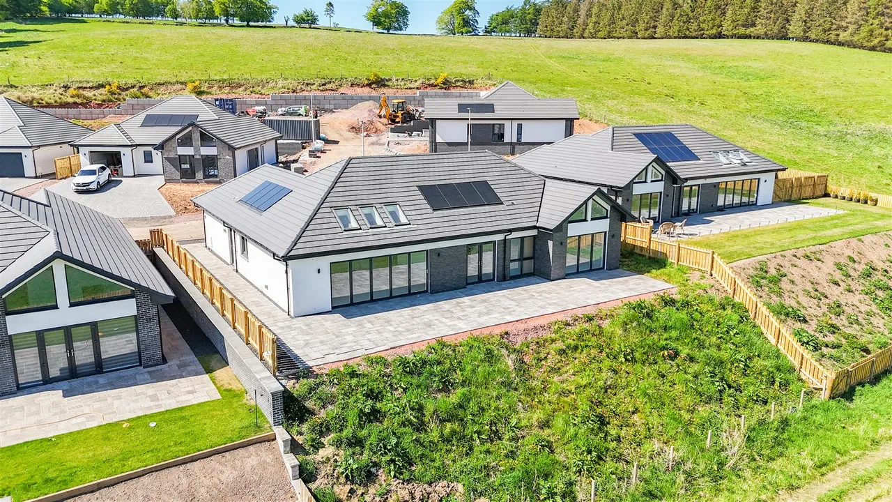 Bertram Avenue, Kersewell, Carnwath, ML11 8TB, photo 2