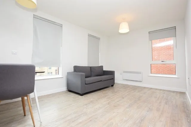 Burton, 25 Acorn Street, Sheffield, S3 8EY, photo 2