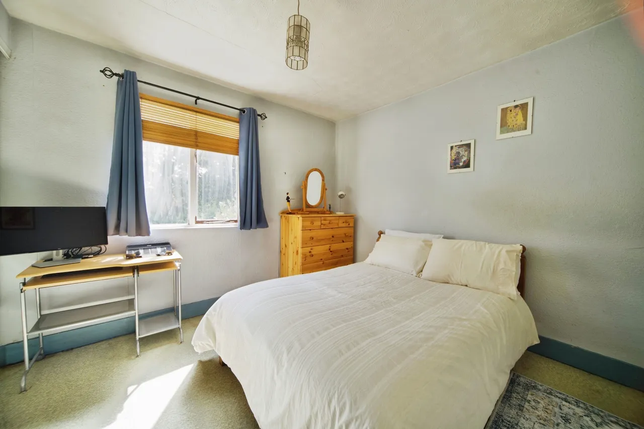 Chandos Road, London, NW2, photo 13