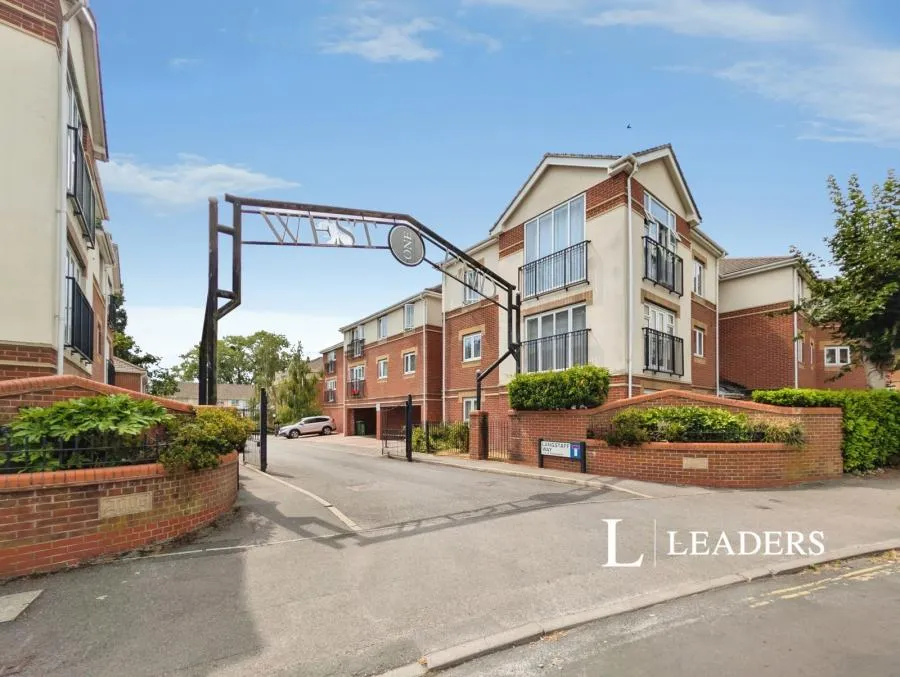 2 bed flat for sale, Langstaff Way, Southampton, SO18
