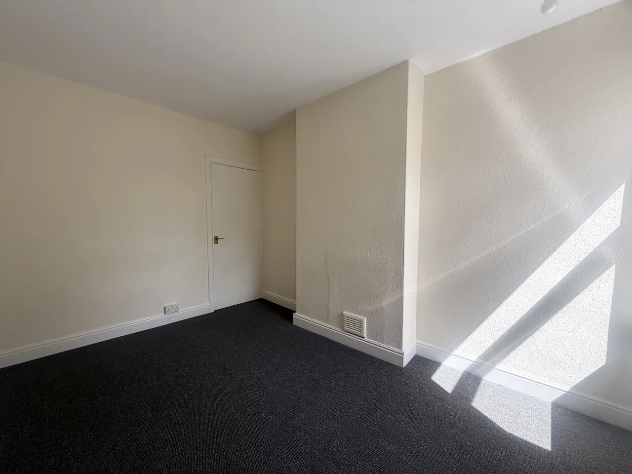 Vernon Road, Kirkby-in-Ashfield, NG17, photo 7