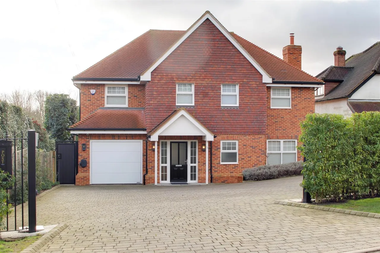 5 bed house for sale — Vineyards Road, Northaw EN6 4PA