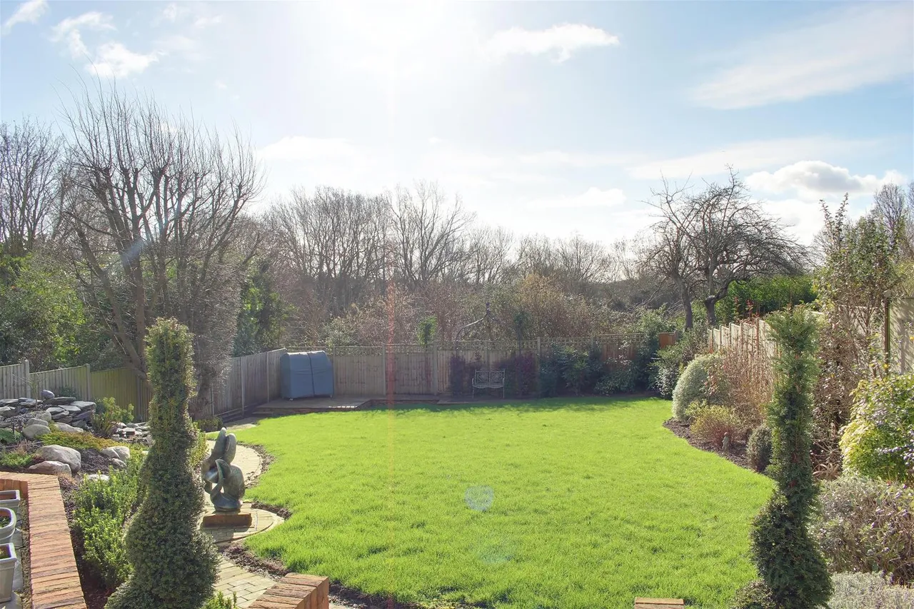 Vineyards Road, Northaw EN6 4PA, photo 32