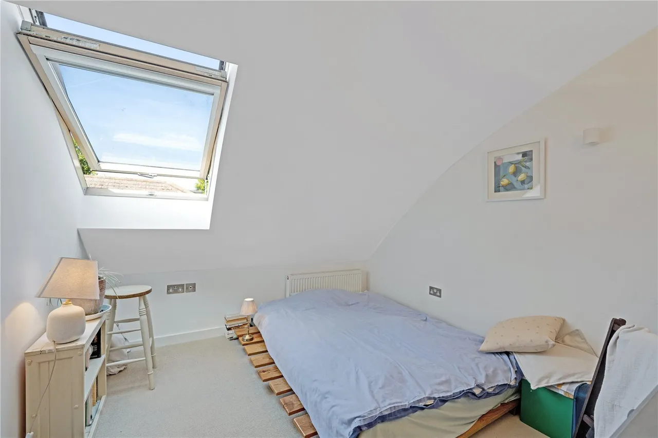 Windlesham Mews, Hampton Hill, TW12, photo 9