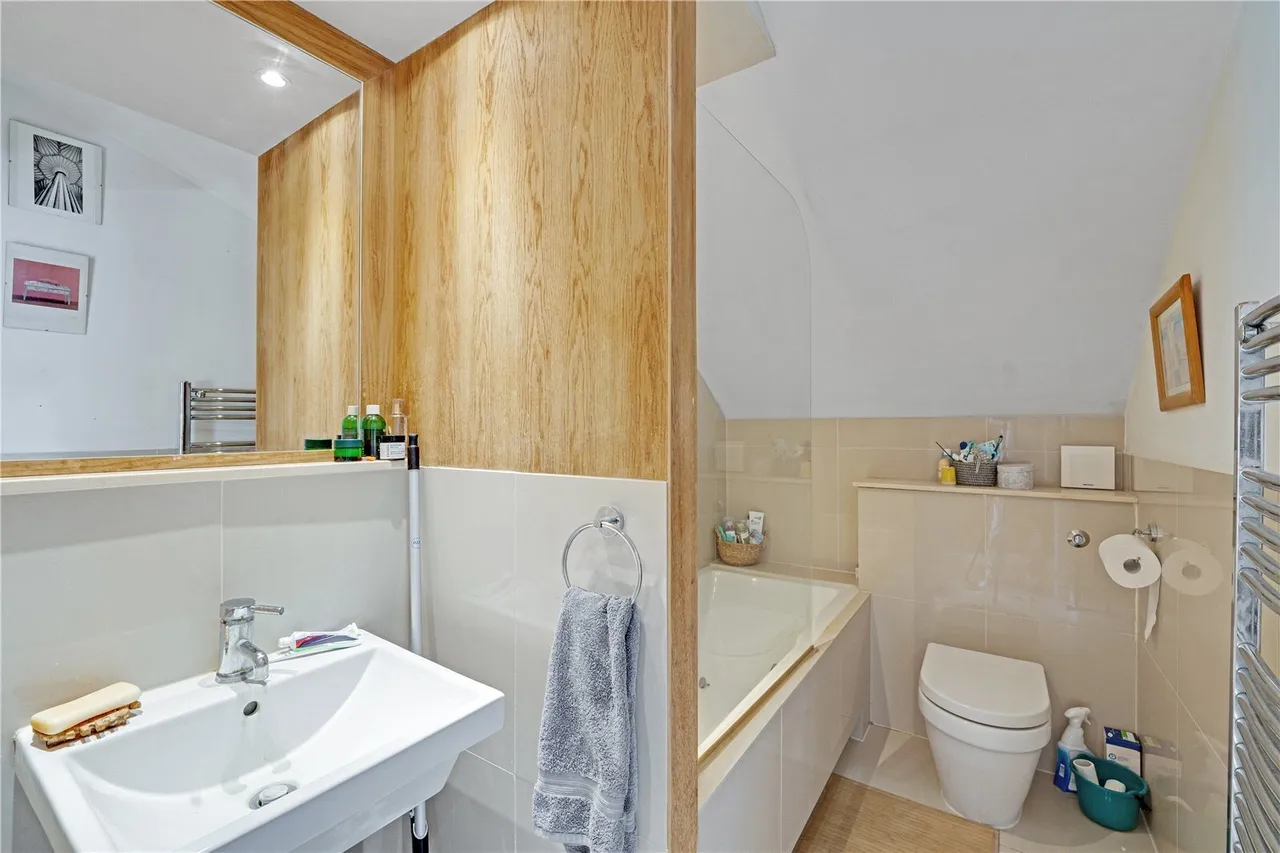 Windlesham Mews, Hampton Hill, TW12, photo 10