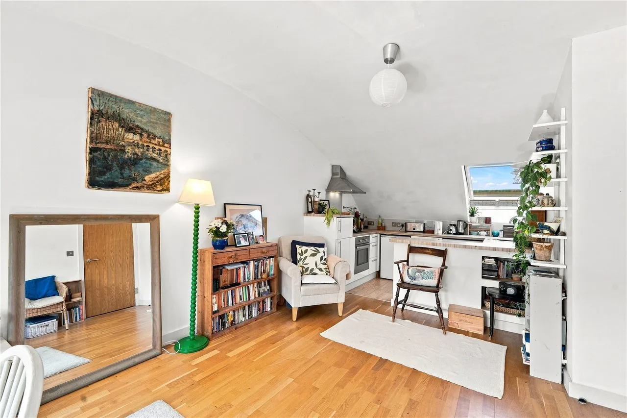 Windlesham Mews, Hampton Hill, TW12, photo 4