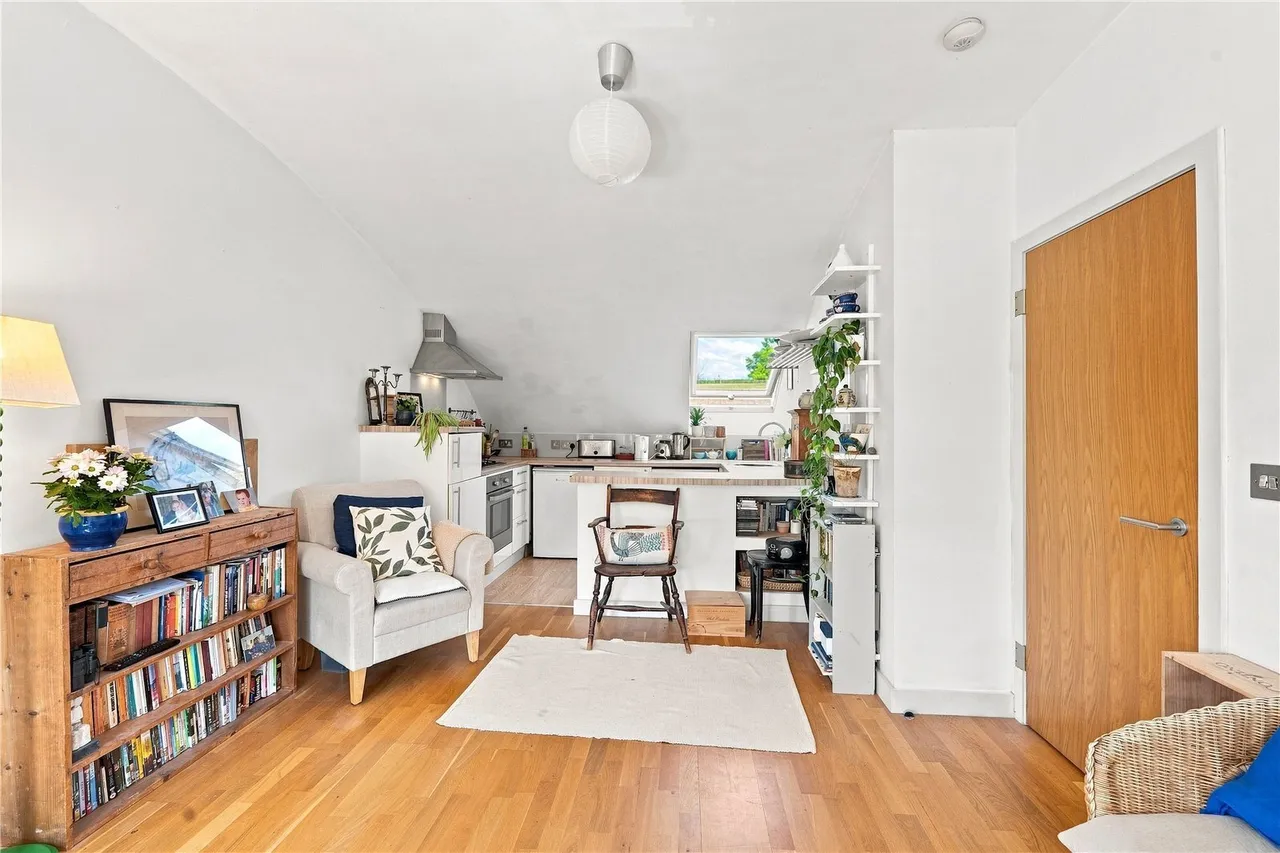 Windlesham Mews, Hampton Hill, TW12, photo 3