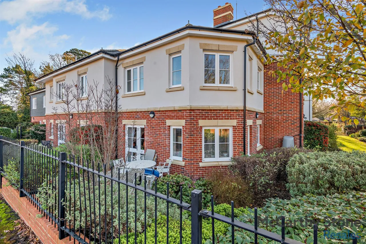 1 bed flat for sale, High Street, Cranbrook, TN17