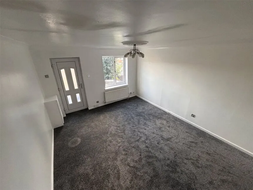 Raynville Walk, Leeds, LS13, photo 6