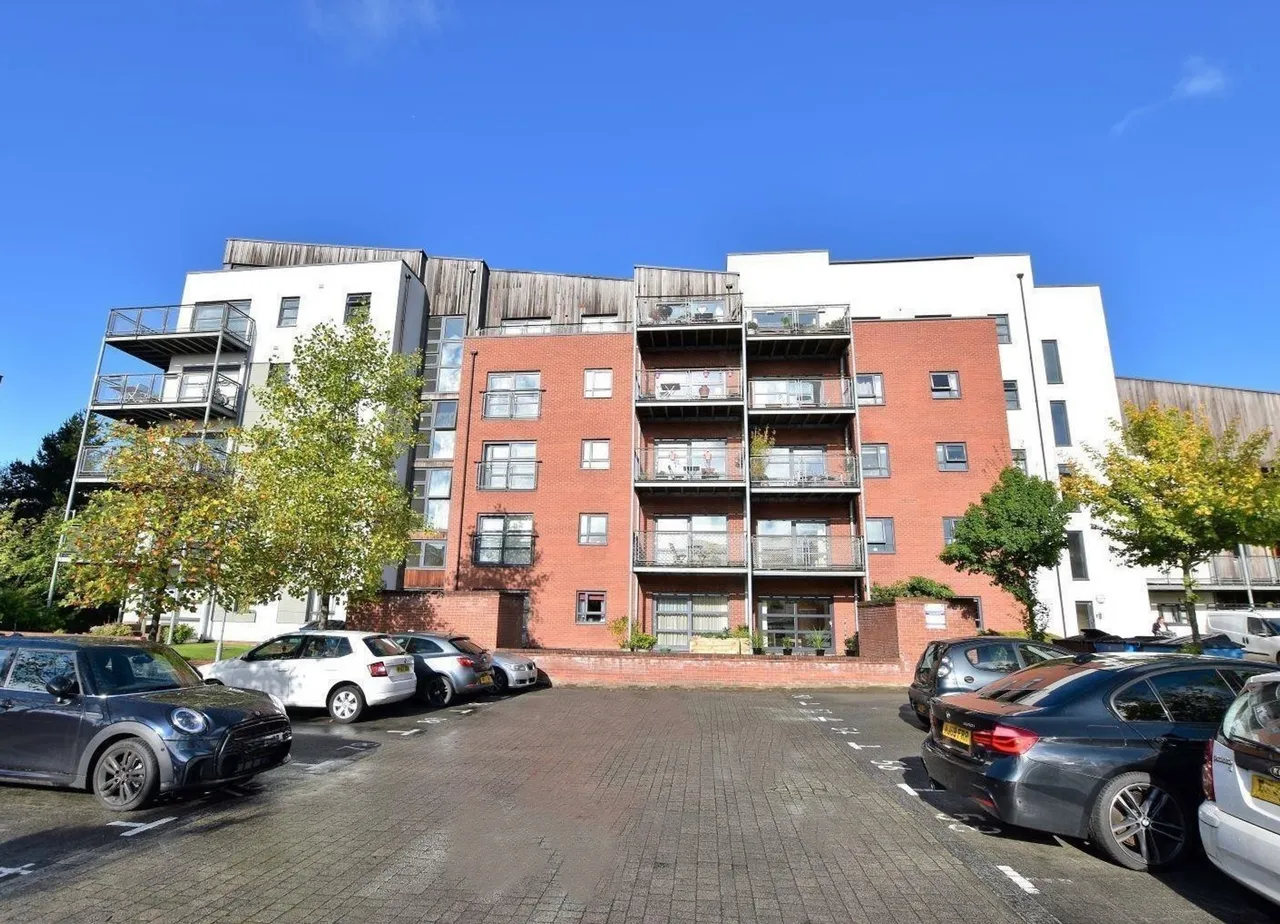 2 bed flat for sale, Montmano Drive, Manchester