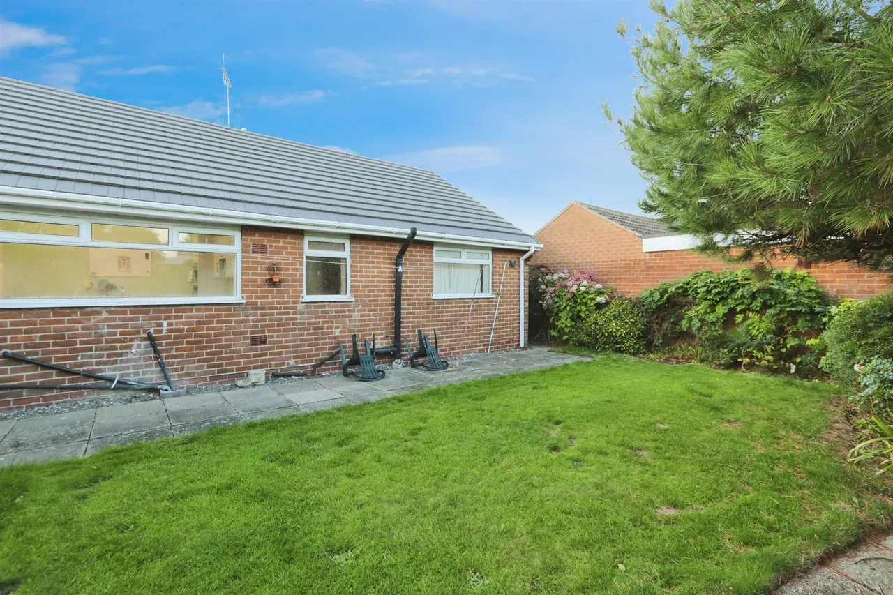 Rosegarth Avenue, Aston, S26, photo 15