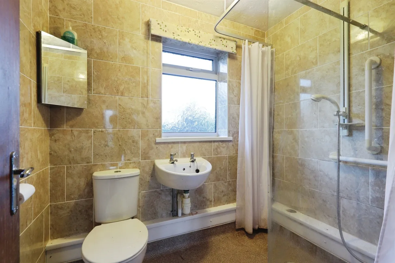 Rosegarth Avenue, Aston, S26, photo 11