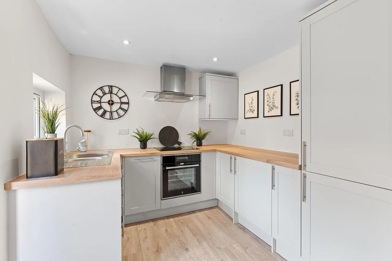 Bollington Road, Bollington, photo 6