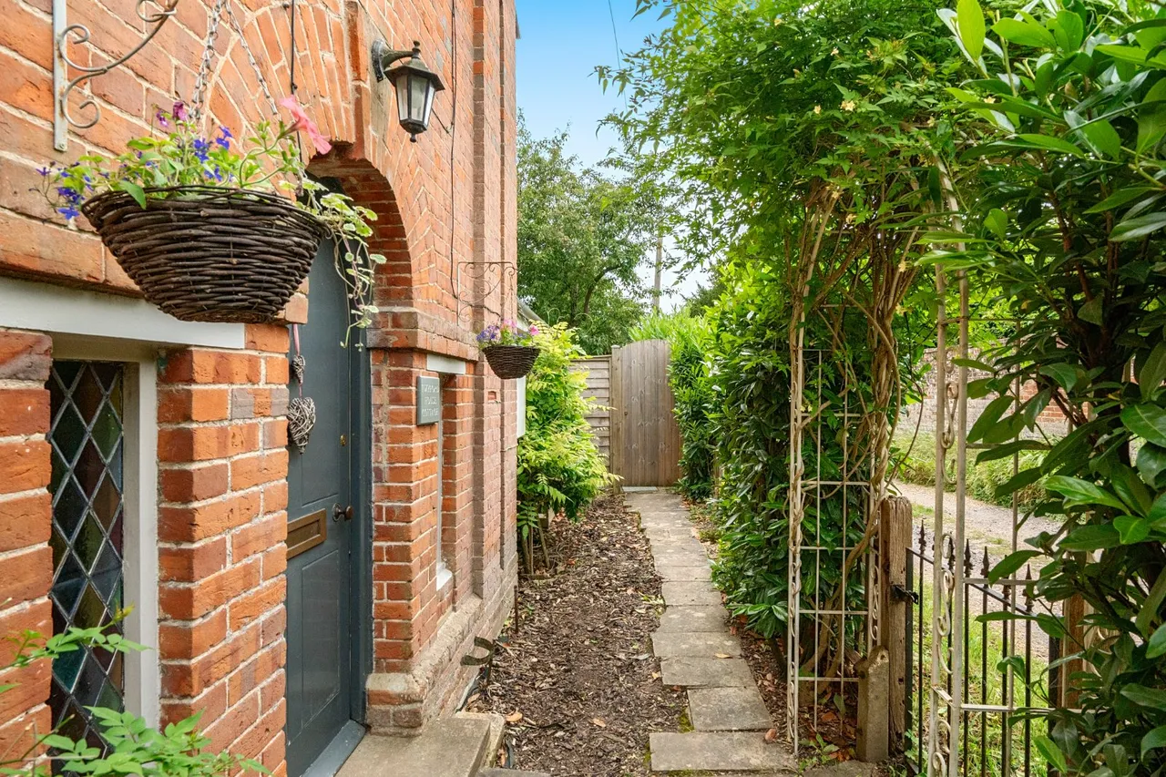 3 bed house for sale, Old Rectory Lane, Twyford, SO21