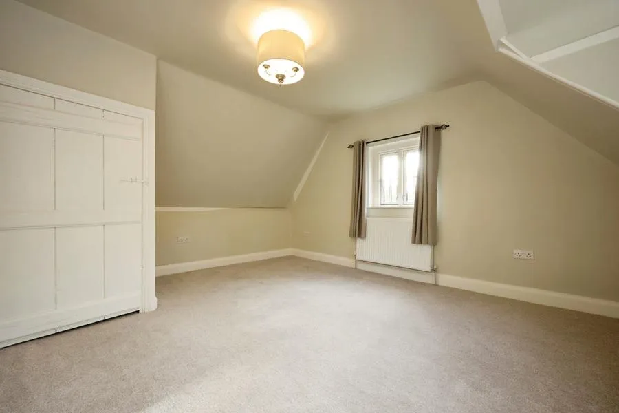 High Street, Thurleigh, MK44, photo 18