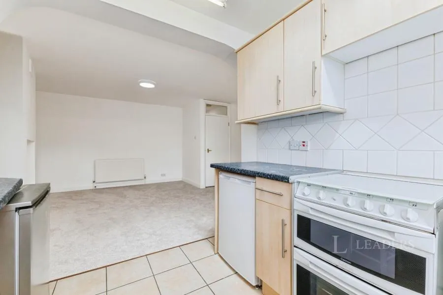 Craddocks Parade, Ashtead, KT21, photo 7
