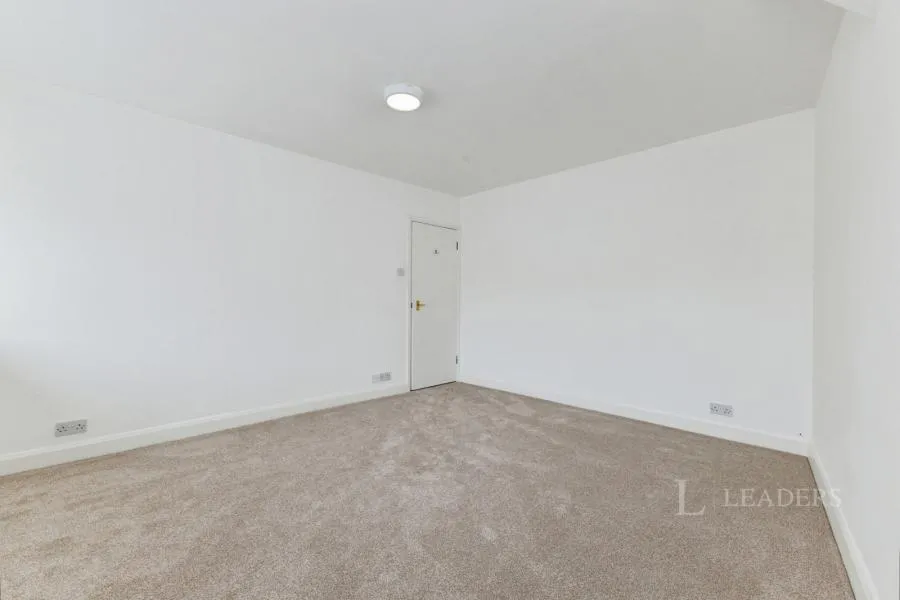 Craddocks Parade, Ashtead, KT21, photo 16