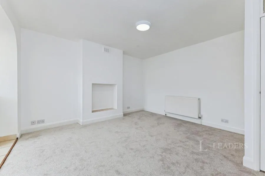 Craddocks Parade, Ashtead, KT21, photo 8