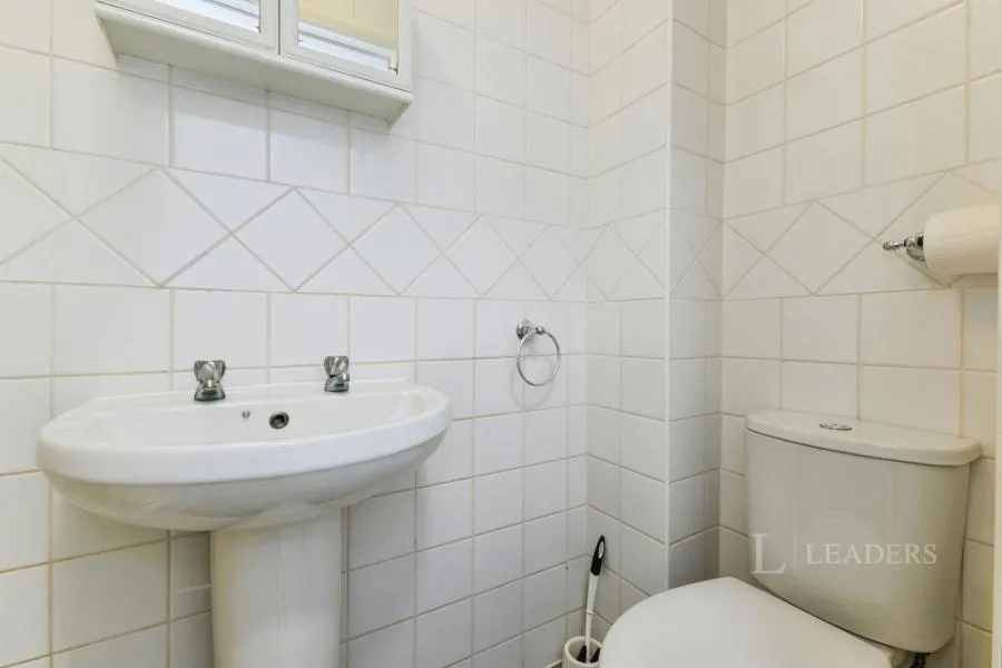 Craddocks Parade, Ashtead, KT21, photo 13