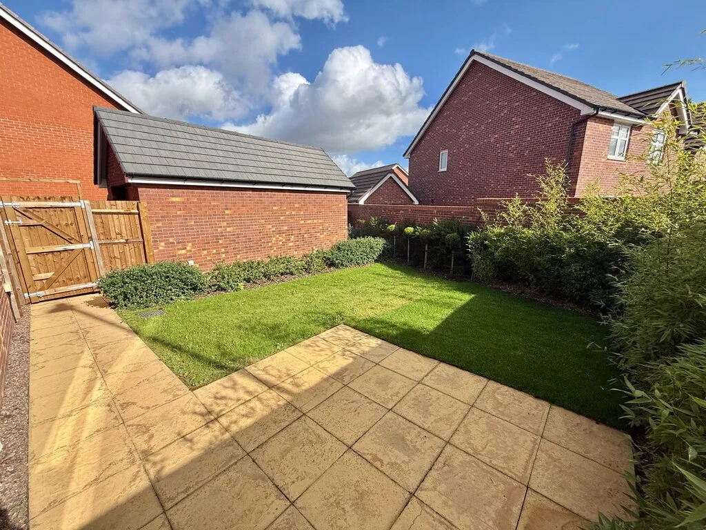 Hungerhill Road, Redhill, photo 21
