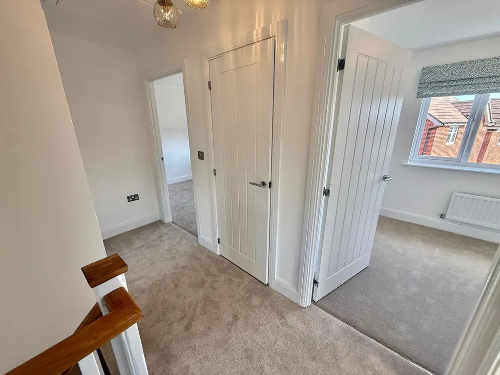 Hungerhill Road, Redhill, photo 12