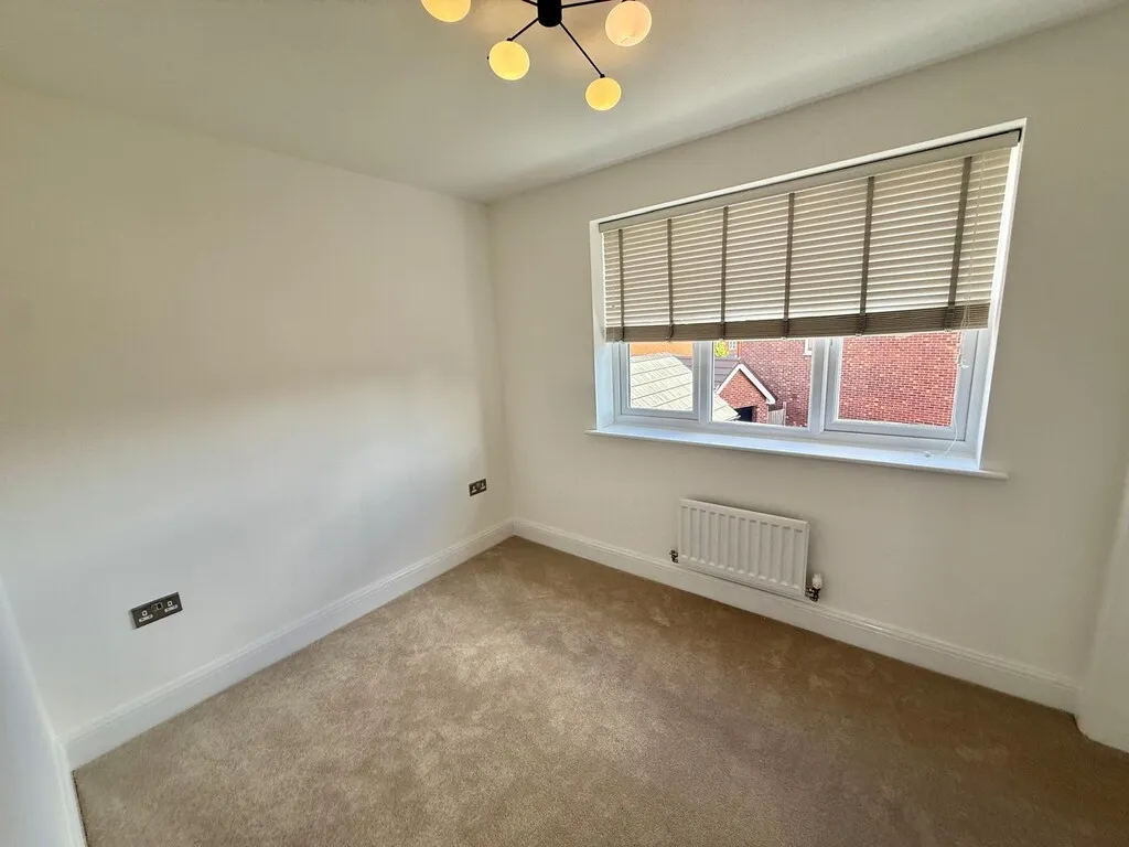Hungerhill Road, Redhill, photo 15