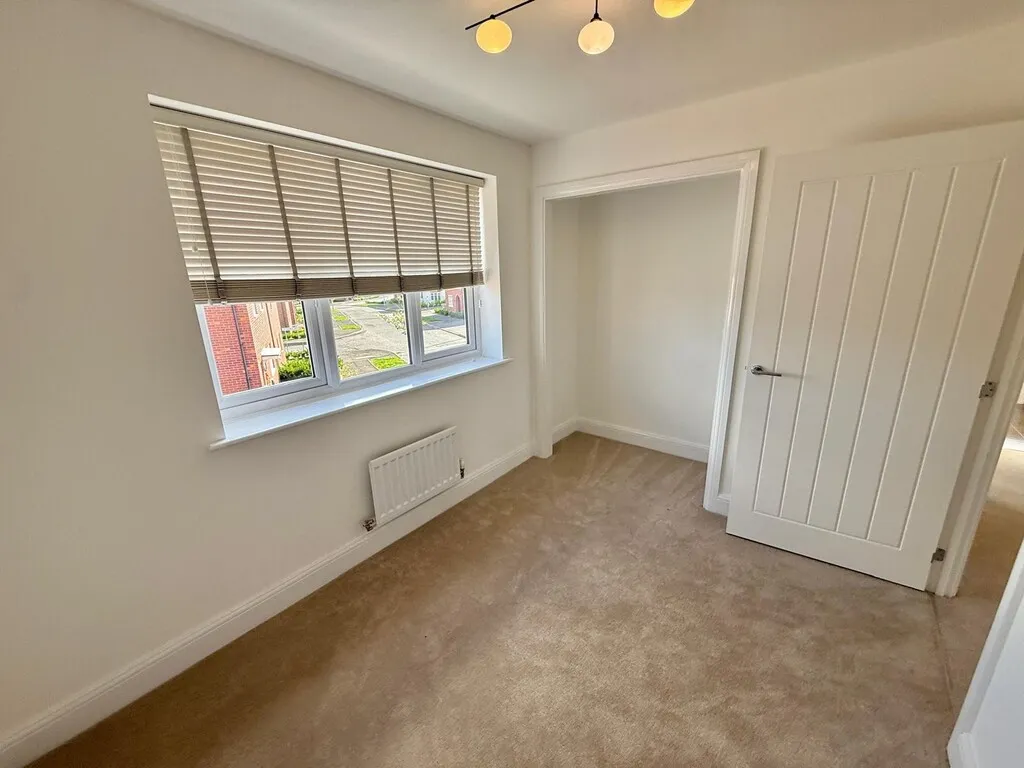 Hungerhill Road, Redhill, photo 16
