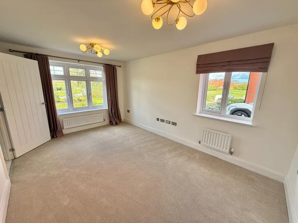 Hungerhill Road, Redhill, photo 4