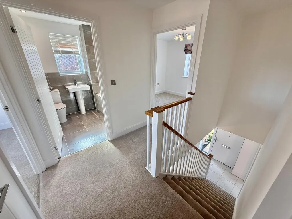 Hungerhill Road, Redhill, photo 11