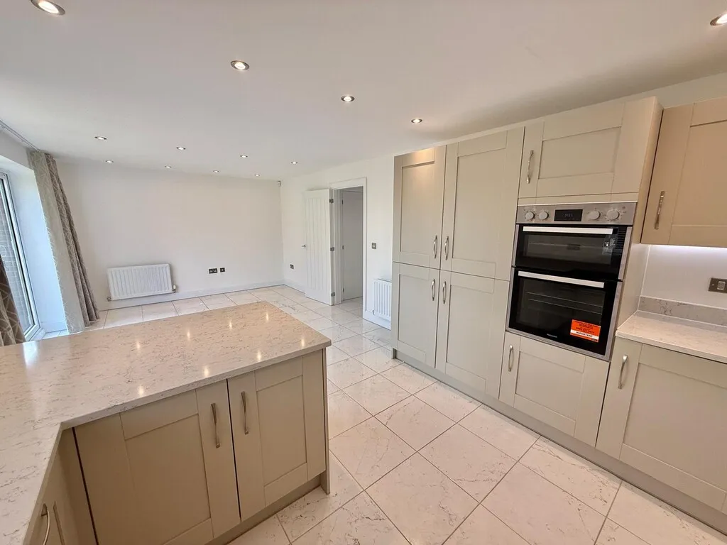 Hungerhill Road, Redhill, photo 8