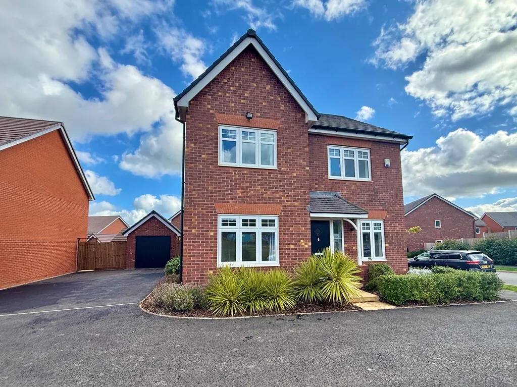 4 bed house to rent, Hungerhill Road, Redhill
