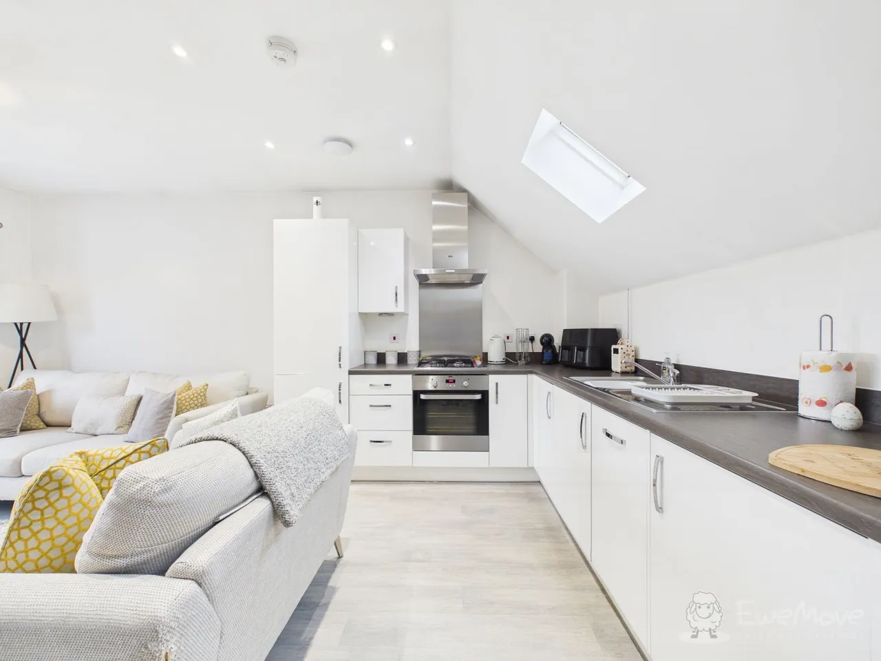 Churchill Way, Bordon, GU35, photo 3
