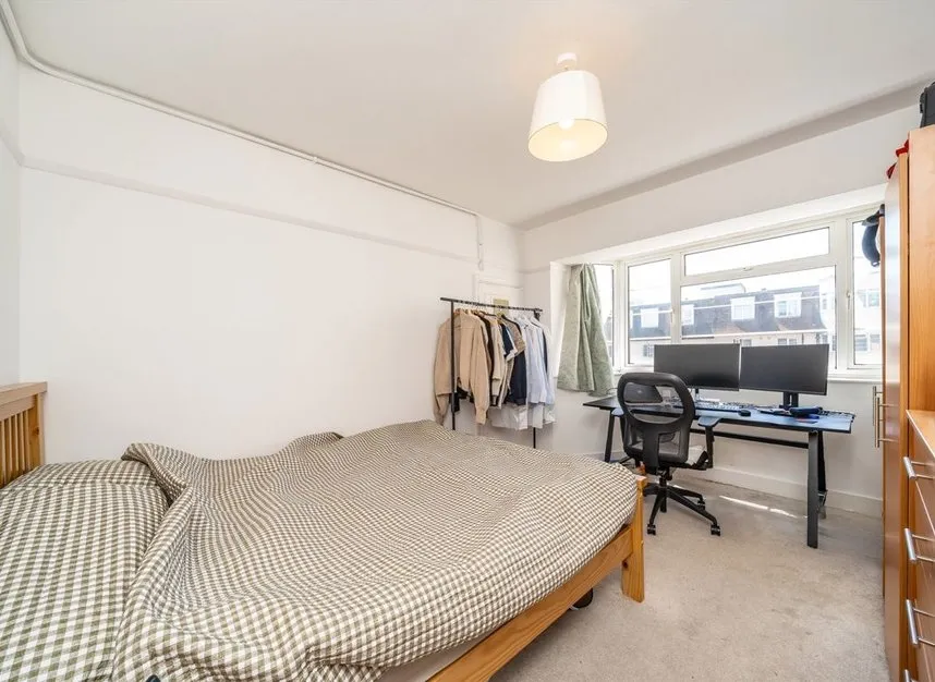 Upper Tooting Road, Tooting, SW17, photo 2