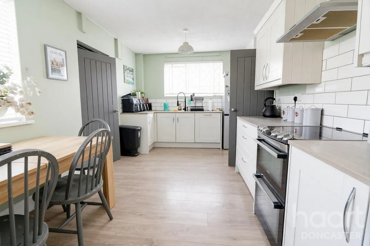 Glebe Road, Campsall, DN6, photo 10