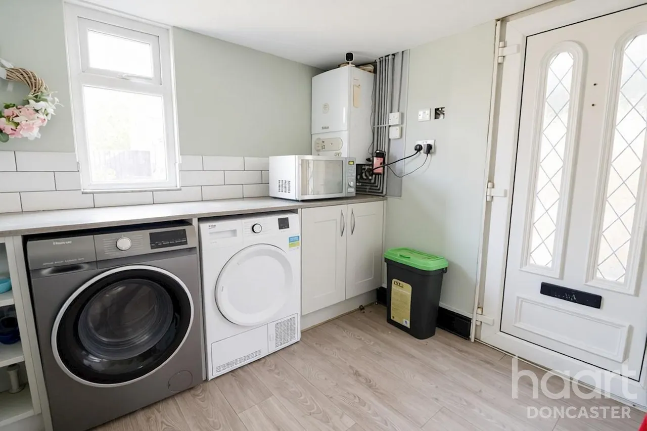 Glebe Road, Campsall, DN6, photo 11