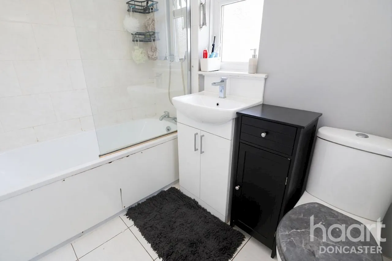 Glebe Road, Campsall, DN6, photo 12