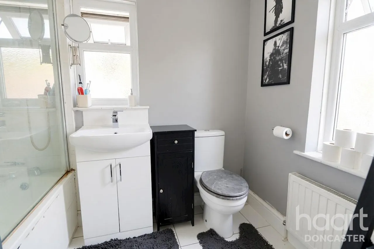 Glebe Road, Campsall, DN6, photo 13
