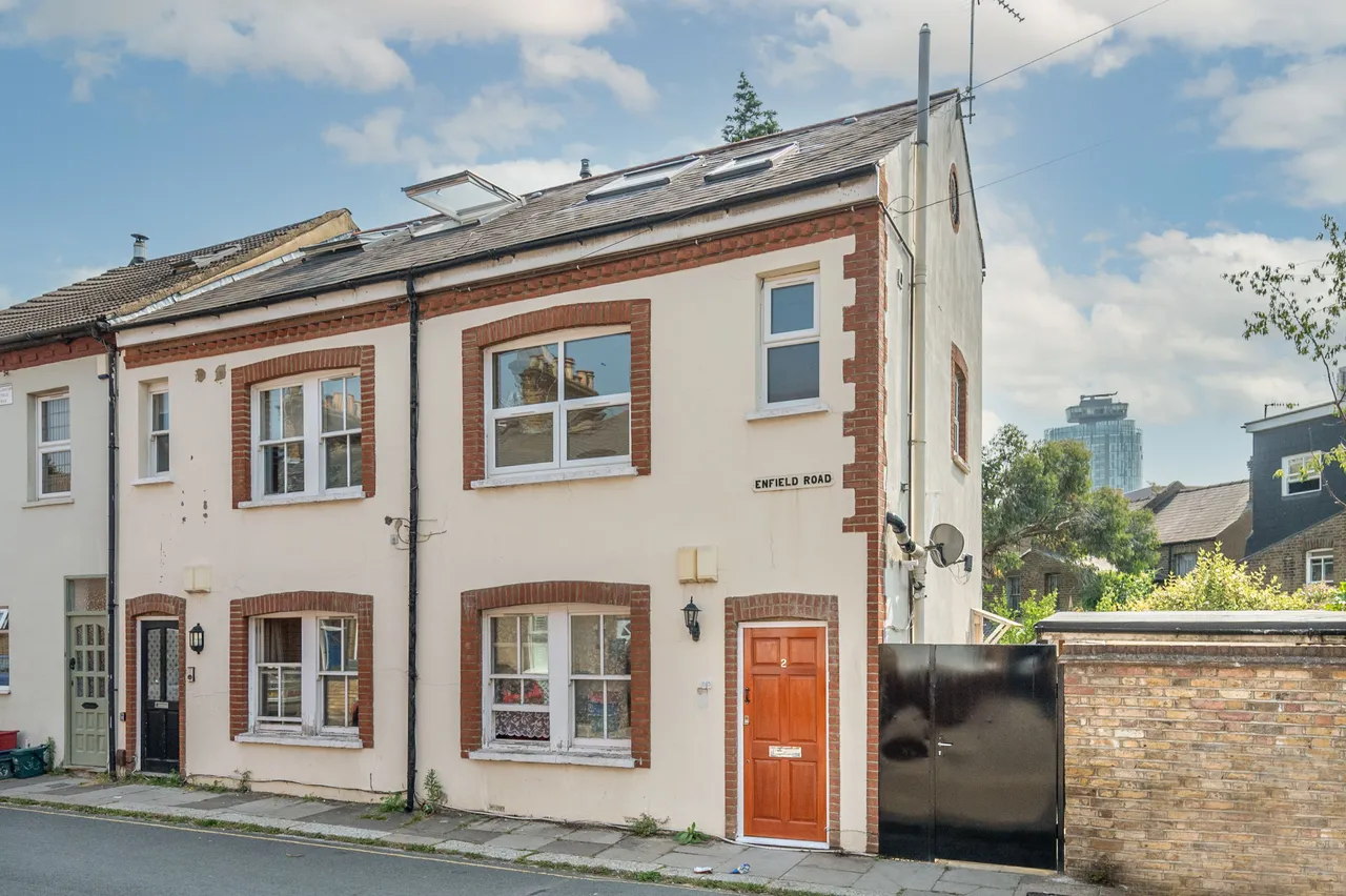 Brentford, TW8, photo 5