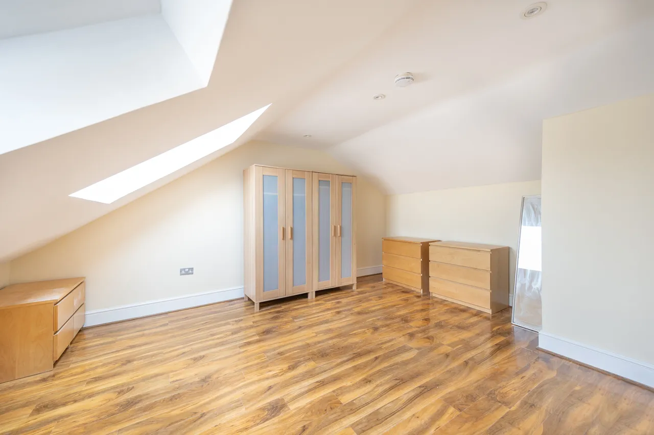 Brentford, TW8, photo 7