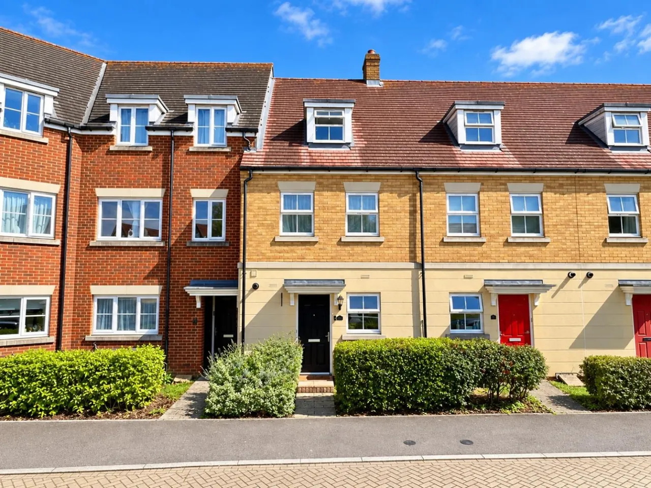 3 bed house for sale, Lancaster Way, Repton Park, TN23