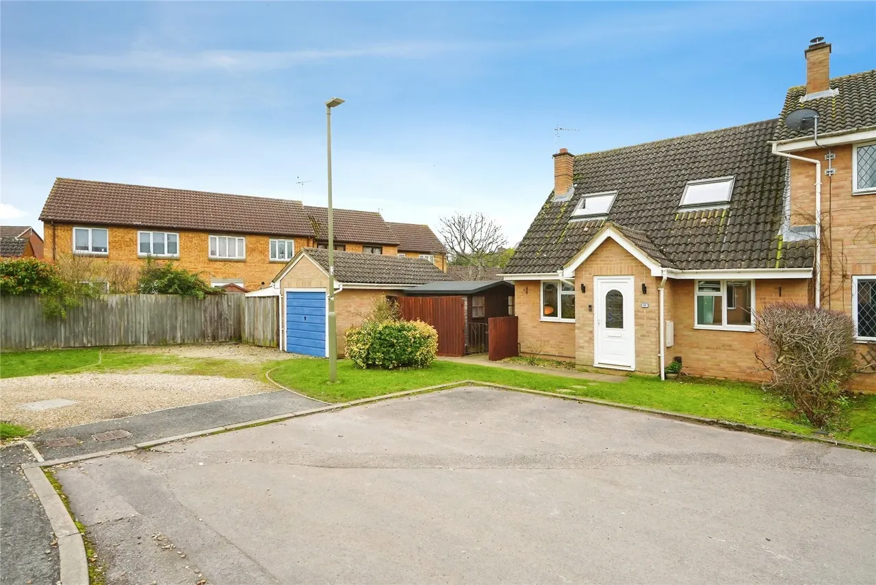 Lyneham Road, BICESTER, Oxfordshire, OX26, photo 35