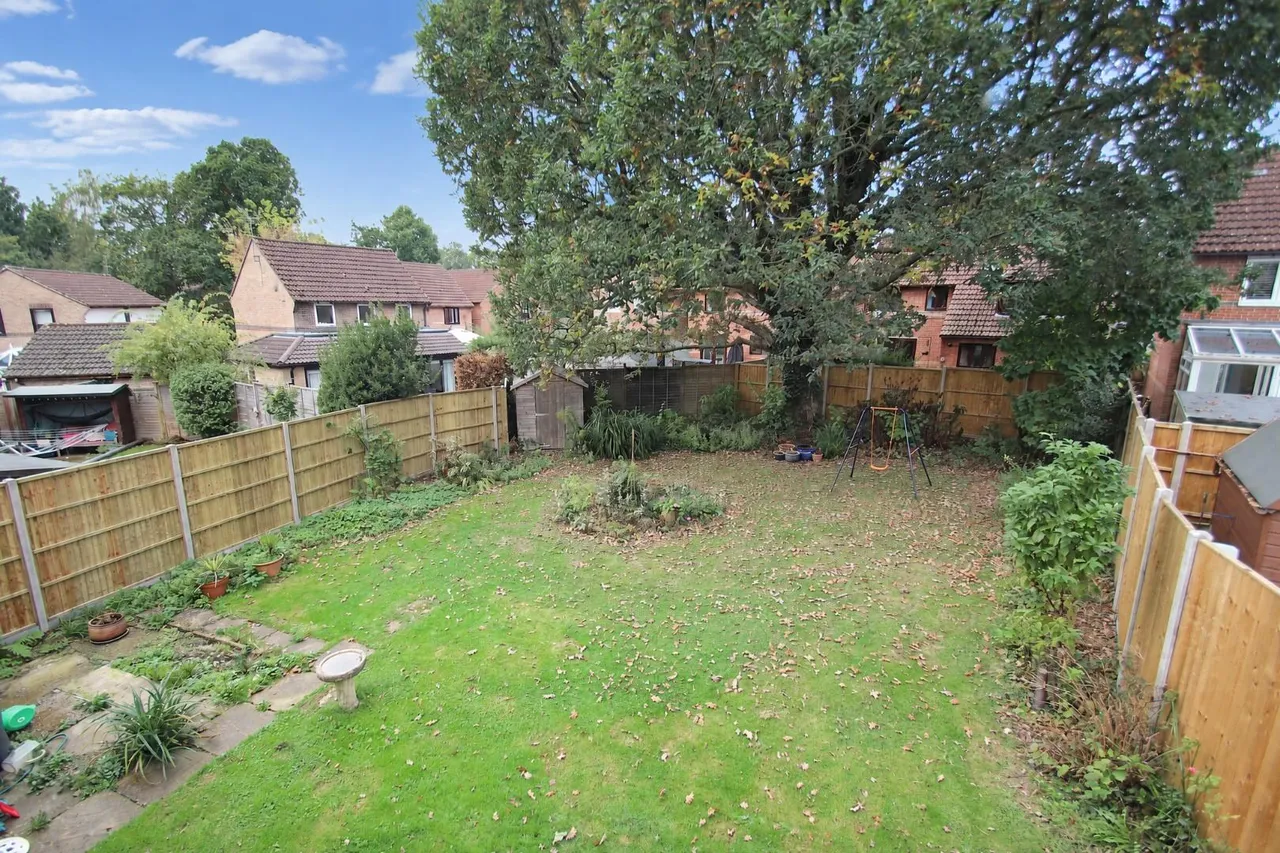 Newmarket Close, Horton Heath, SO50, photo 10