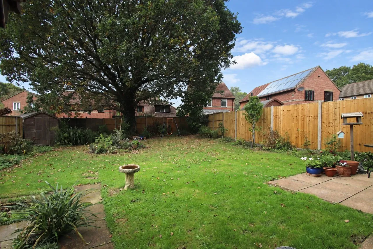 Newmarket Close, Horton Heath, SO50, photo 14